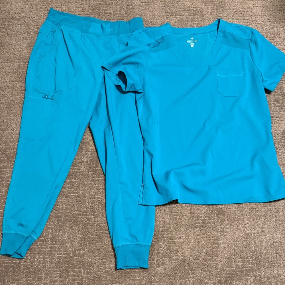 Med Couture Teal V-Neck Scrub Top